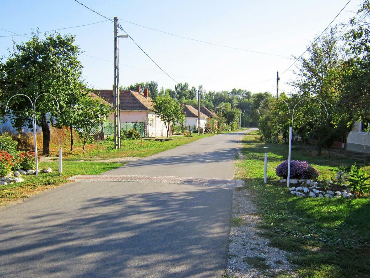 Holiday Home Tisza 2-2 Tiszafüred Extérieur photo